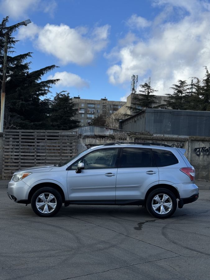 Subaru Forester 2015 — photo 2