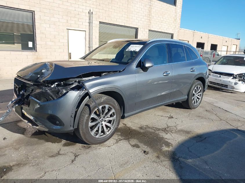 Mercedes-Benz C 300 2023 — photo 2