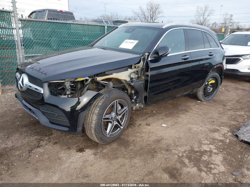 Mercedes-Benz C 300 2022 — photo 2