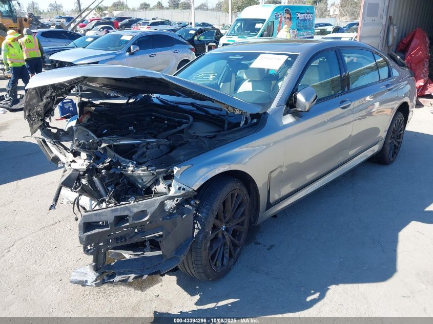 BMW 740 2021 — photo 2
