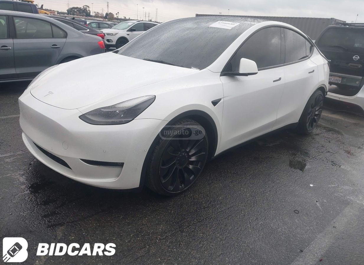 Tesla Model Y 2022 — photo 2