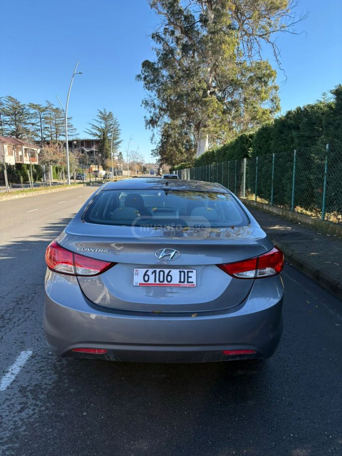 Hyundai Elantra 2013 — photo 2