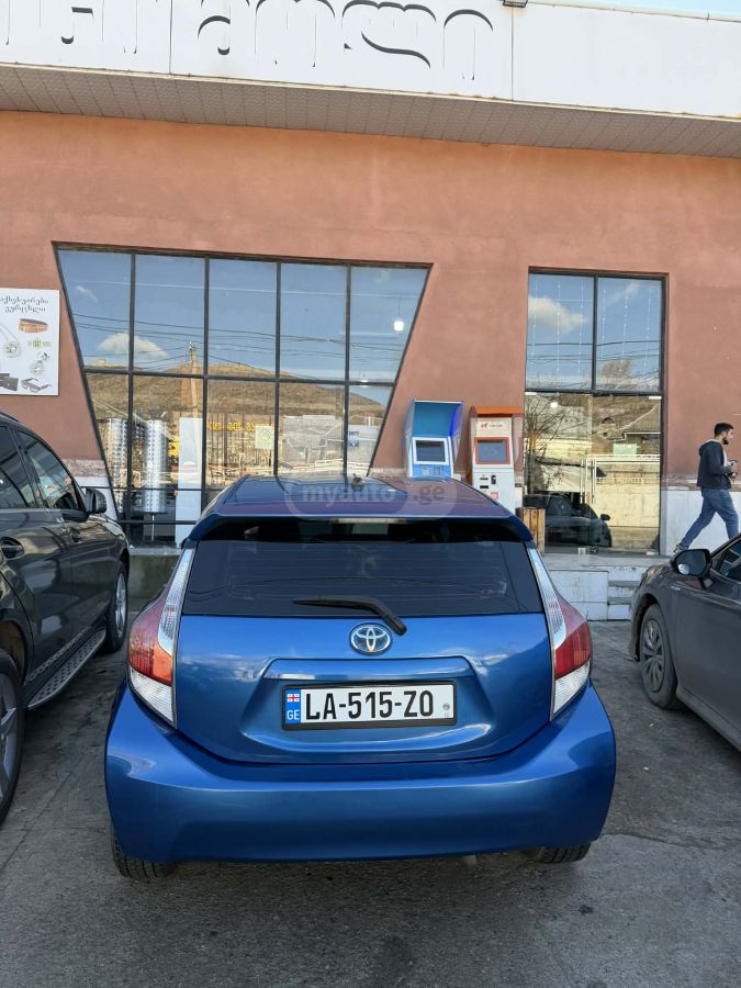 Toyota Aqua 2012 — photo 2