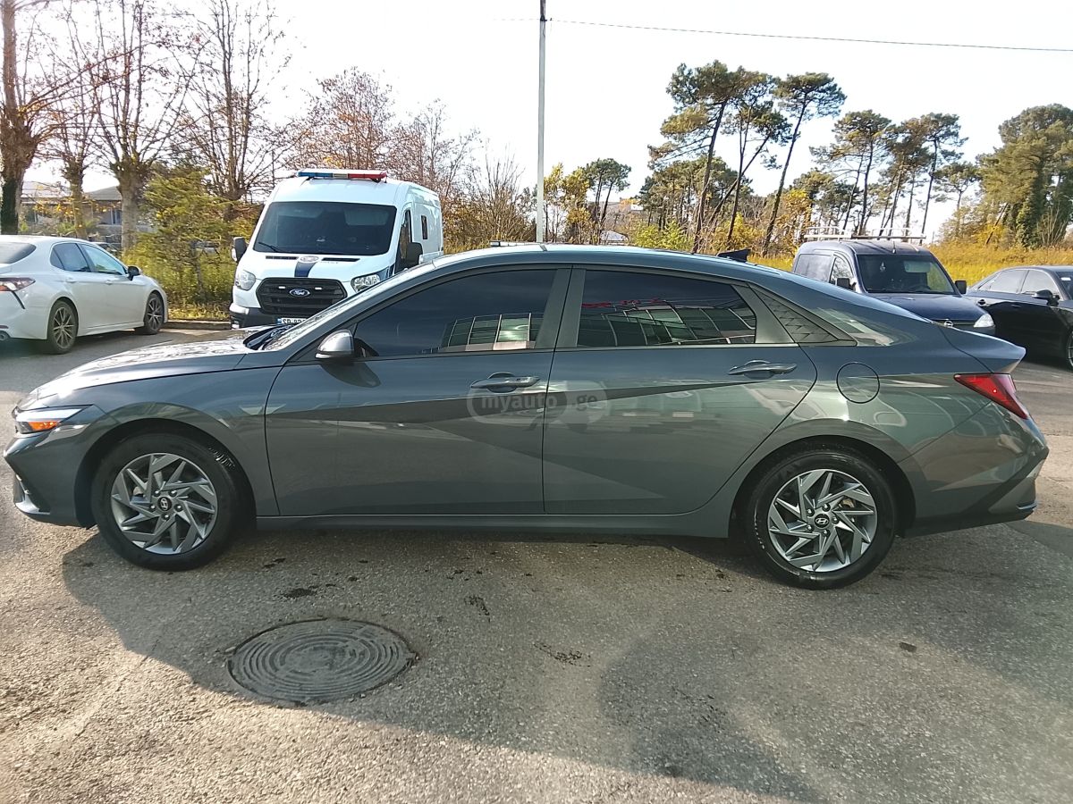 Hyundai Elantra 2024 — photo 2