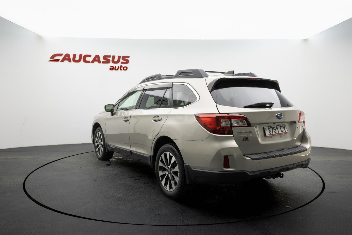 Subaru Outback 2017 — photo 2