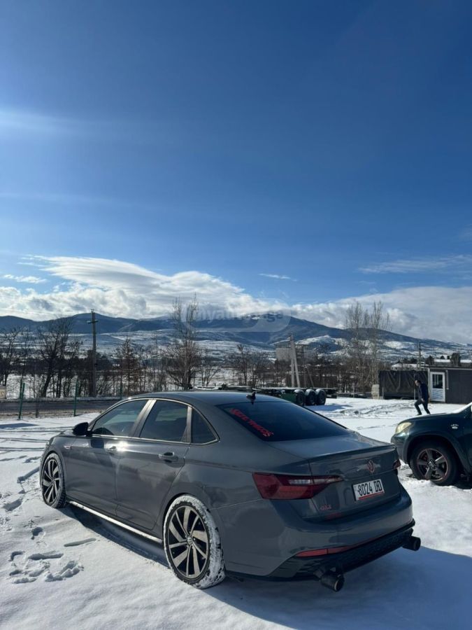 Volkswagen Jetta 2019 — photo 2