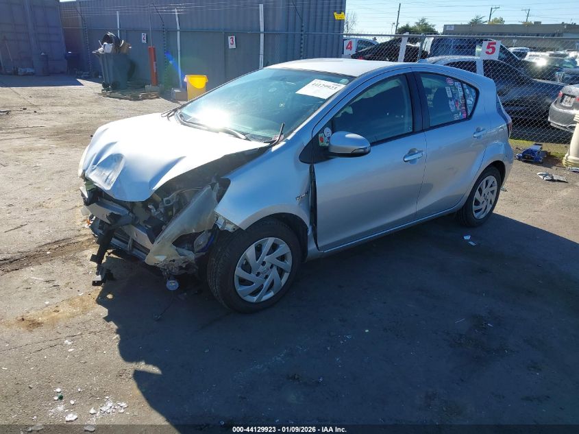 Toyota Prius 2015 — photo 2