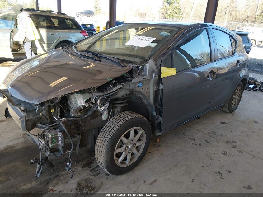 Toyota Prius 2015 — photo 2