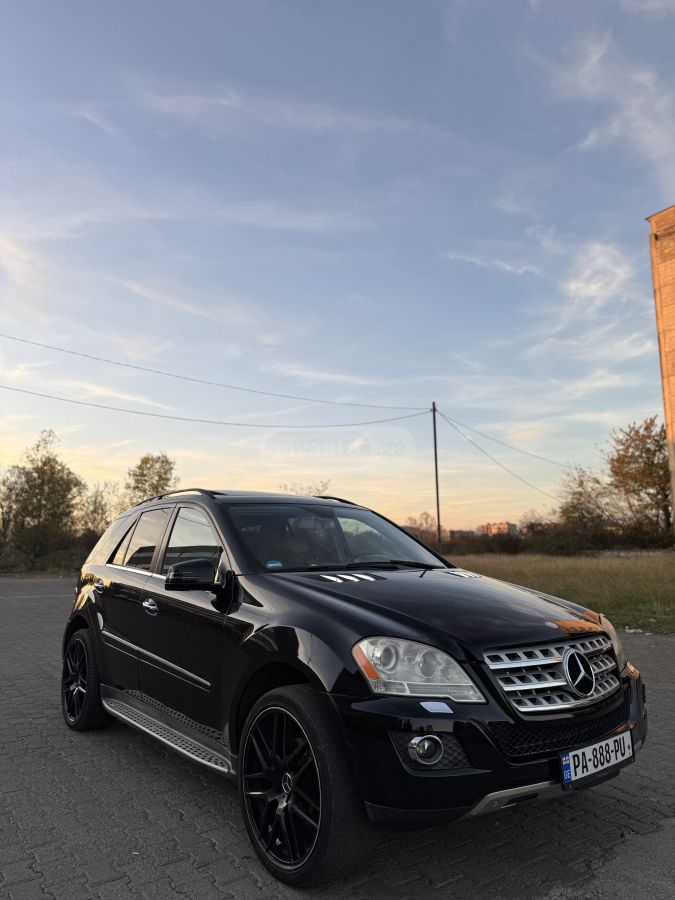 Mercedes-Benz ML 350 2010 — photo 2