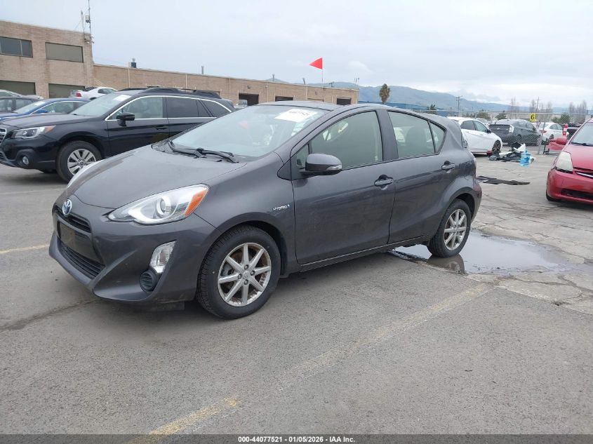 Toyota Prius 2015 — photo 2