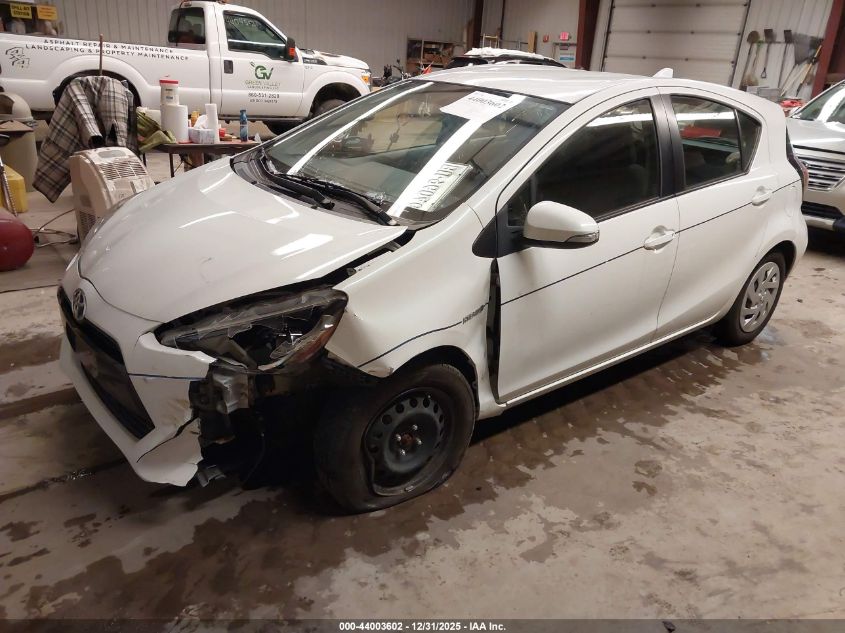 Toyota Prius 2015 — photo 2