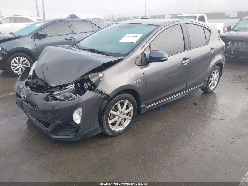 Toyota Prius 2017 — photo 2
