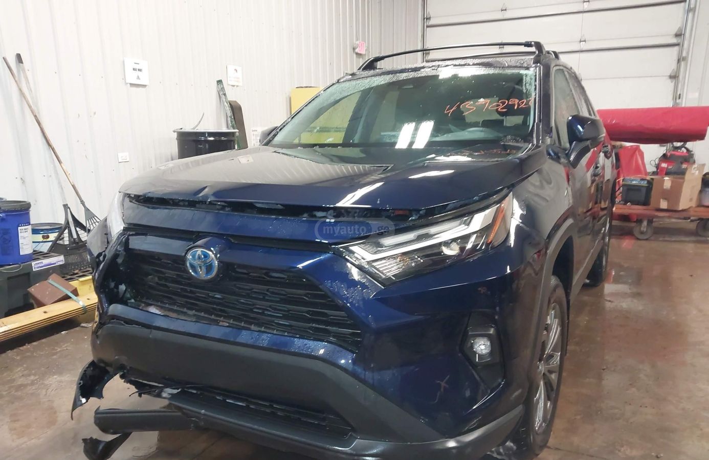 Toyota RAV4 2023 — photo 2
