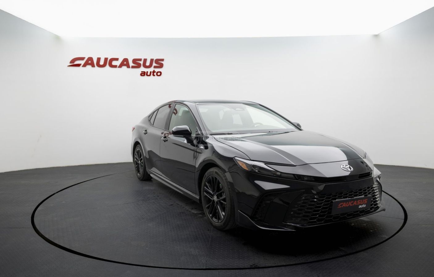 Toyota Camry 2024 — photo 2