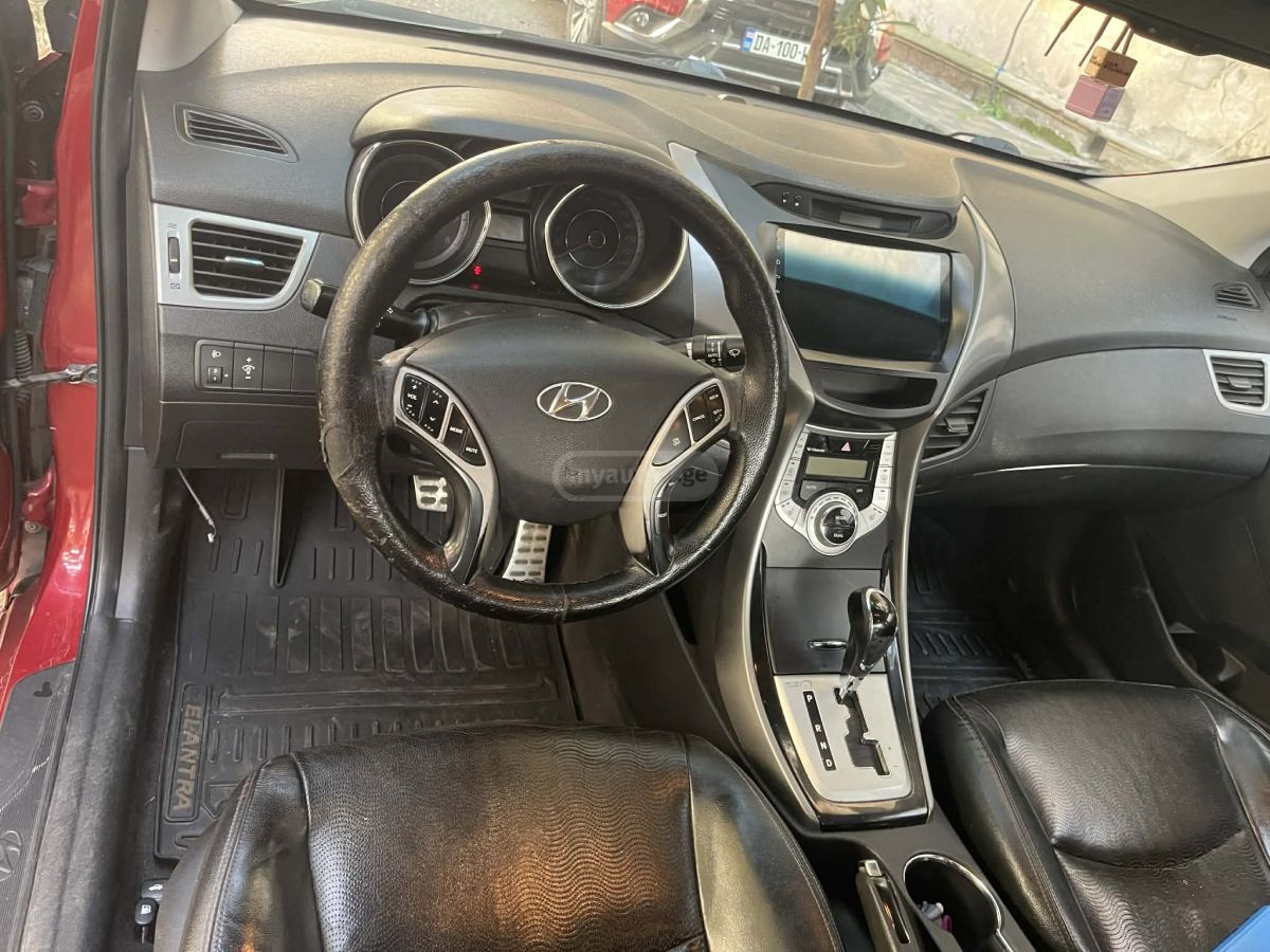 Hyundai Elantra