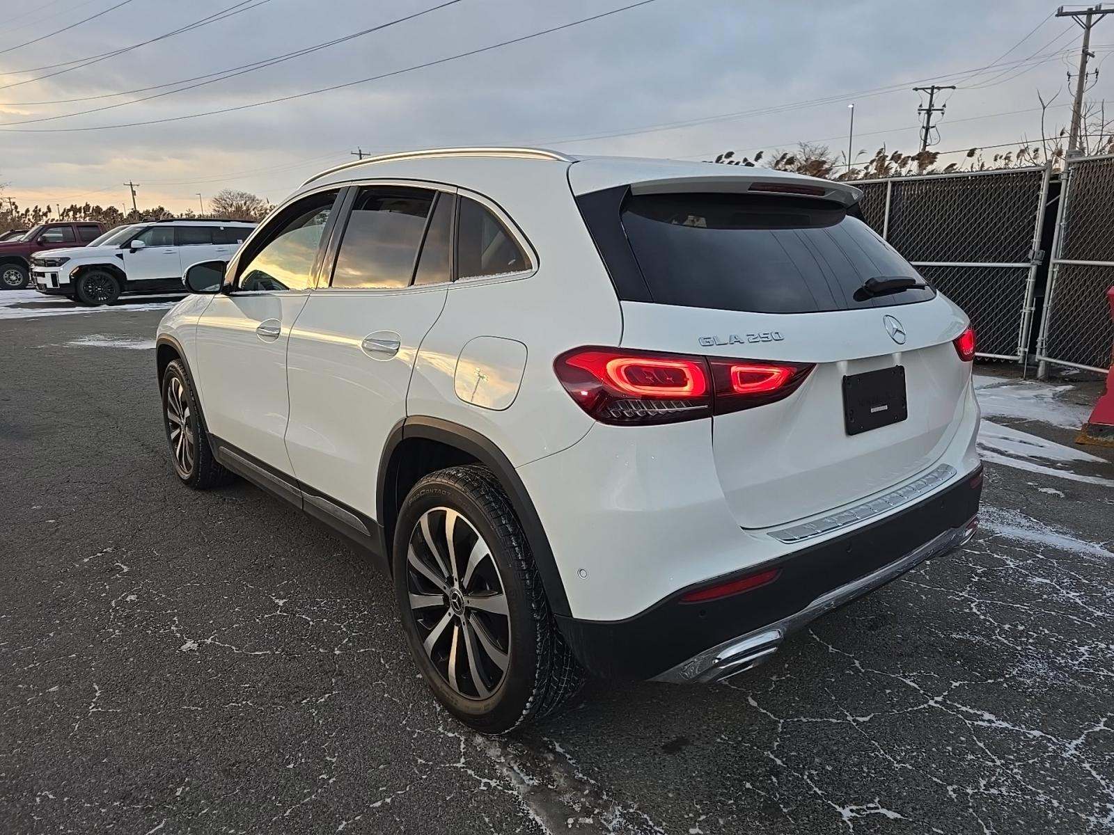 Mercedes-Benz GLA 250 2023 — photo 2