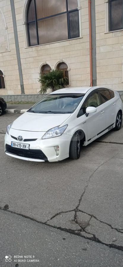 Toyota Prius 2012 — photo 2