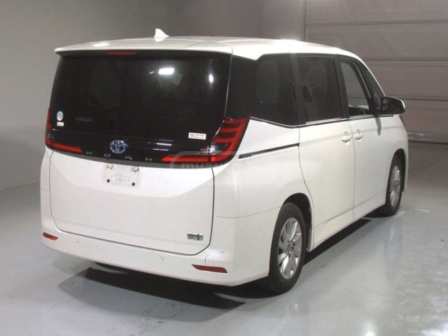 Toyota Noah 2022 — photo 2
