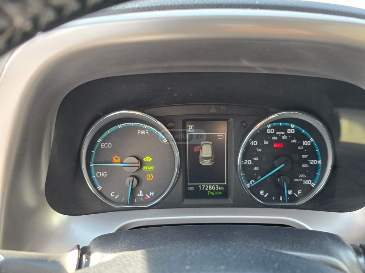 Toyota RAV4 2017 — photo 2