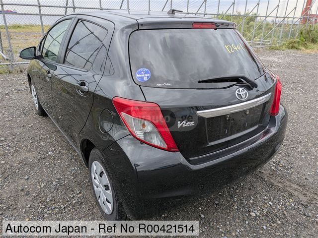 Toyota Vitz 2014 — photo 2