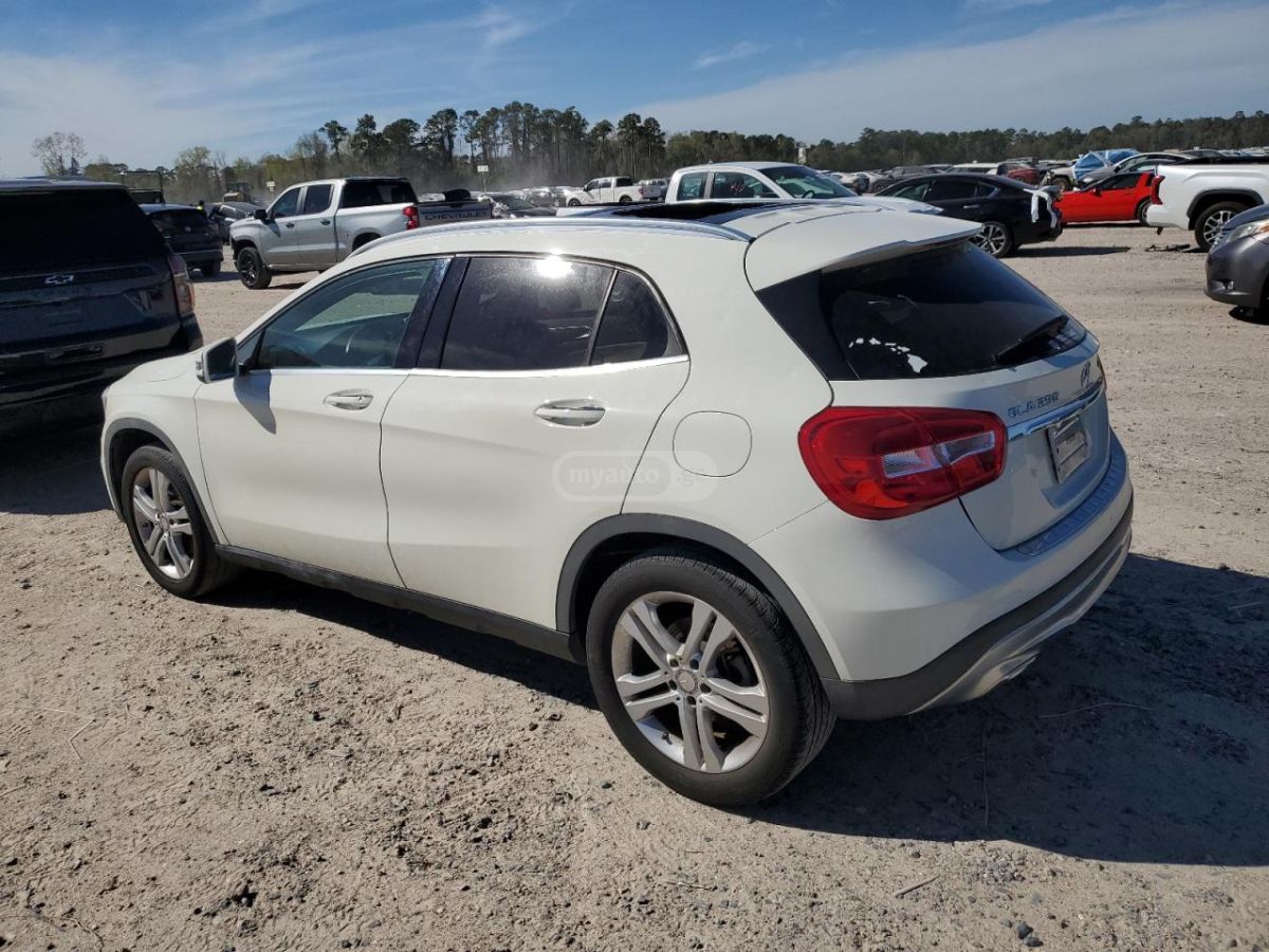 Mercedes-Benz GLA 250 2016 — photo 2