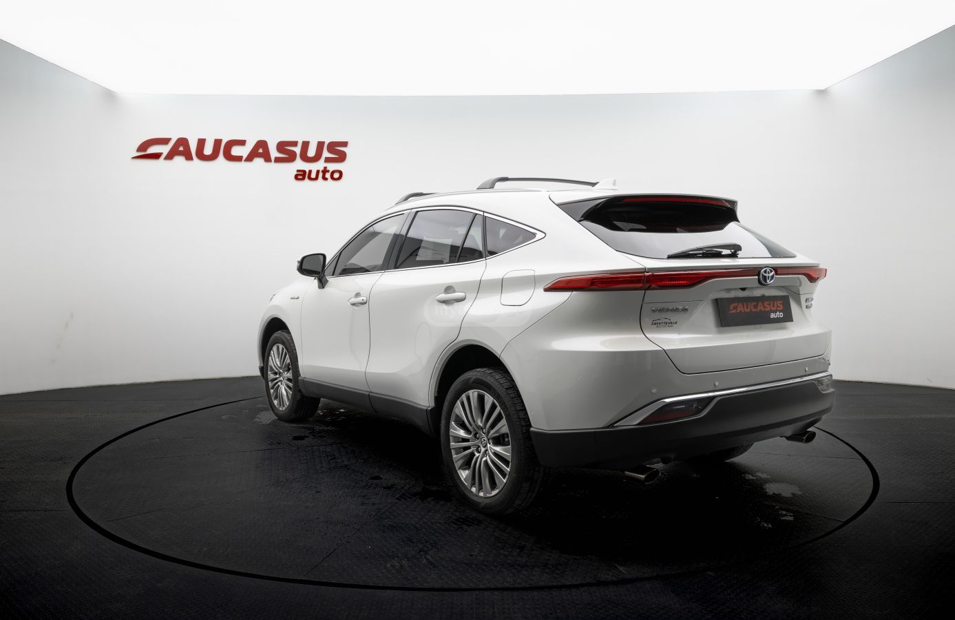 Toyota Venza 2021 — photo 2