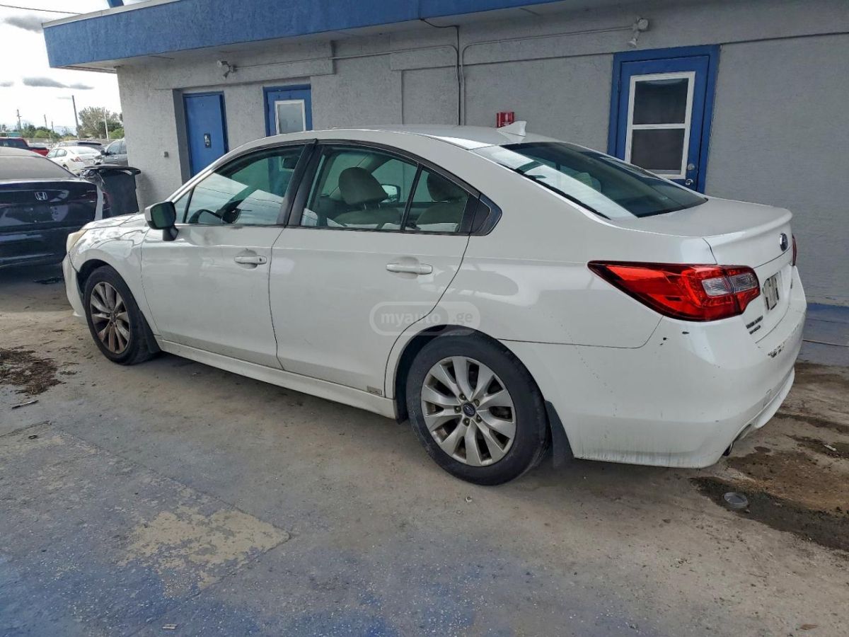 Subaru Legacy 2016 — photo 2