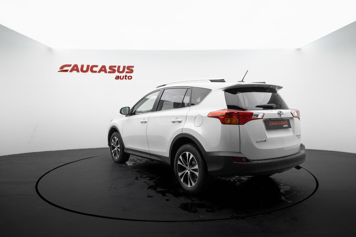 Toyota RAV4 2015 — photo 2