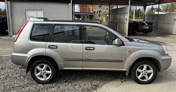 Nissan X-Trail 2003 — photo 2