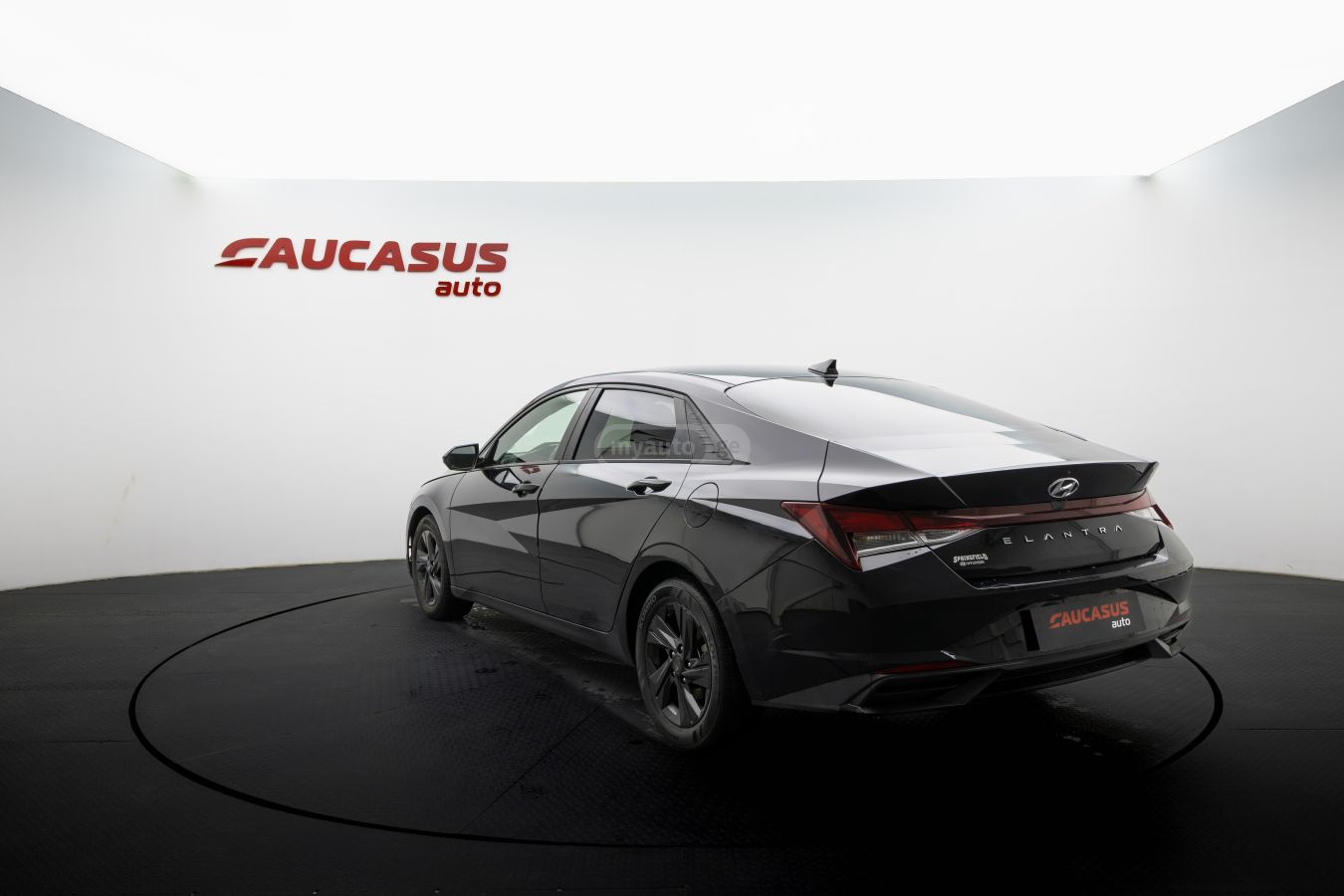 Hyundai Elantra 2022 — photo 2