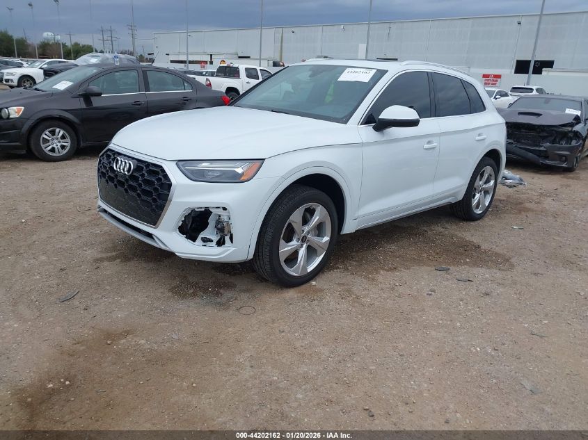 Audi Q5 2023 — photo 2