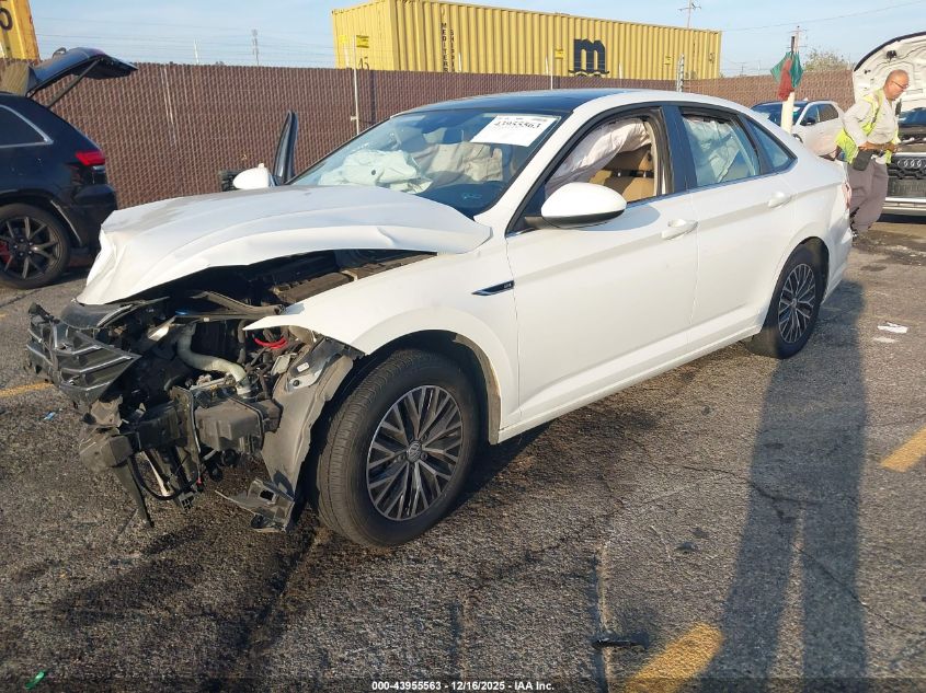 Volkswagen Jetta 2019 — photo 2