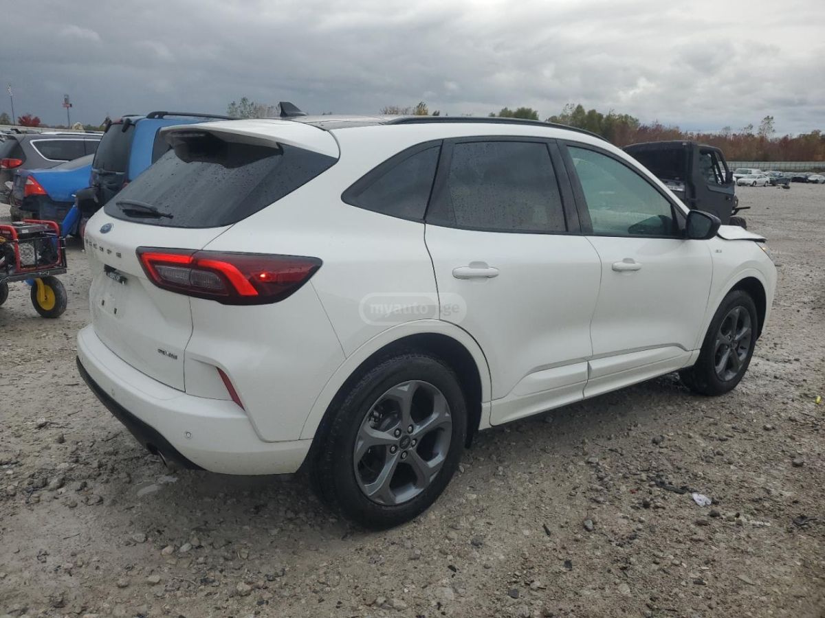 Ford Escape 2023 — photo 2