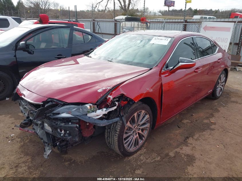 Lexus ES 300 2019 — photo 2