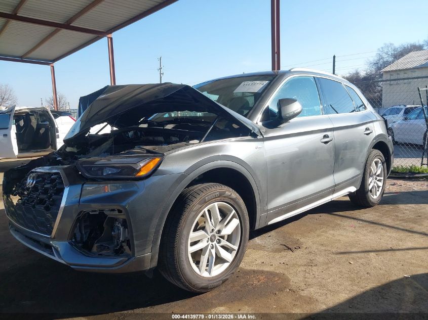Audi Q5 2023 — photo 2