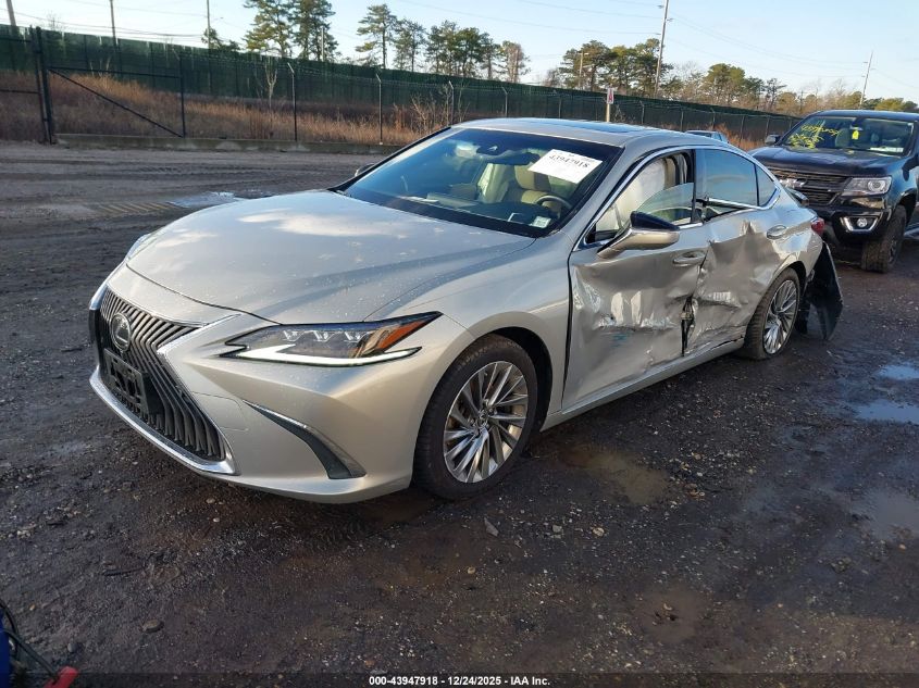 Lexus ES 300 2019 — photo 2