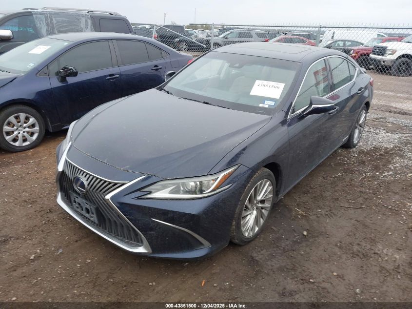 Lexus ES 300 2019 — photo 2