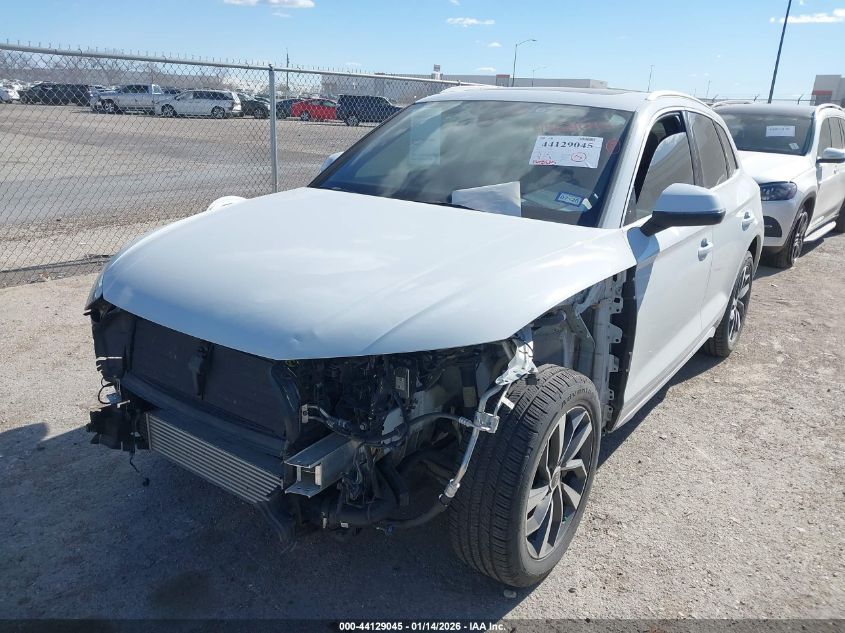 Audi Q5 2023 — photo 2