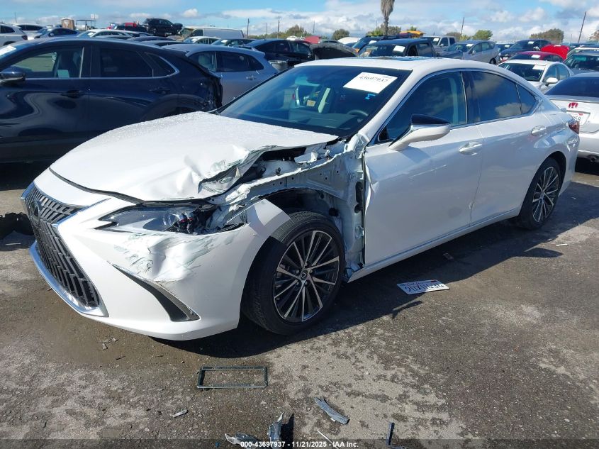 Lexus ES 300 2025 — photo 2
