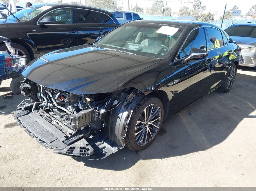 Lexus ES 300 2025 — photo 2