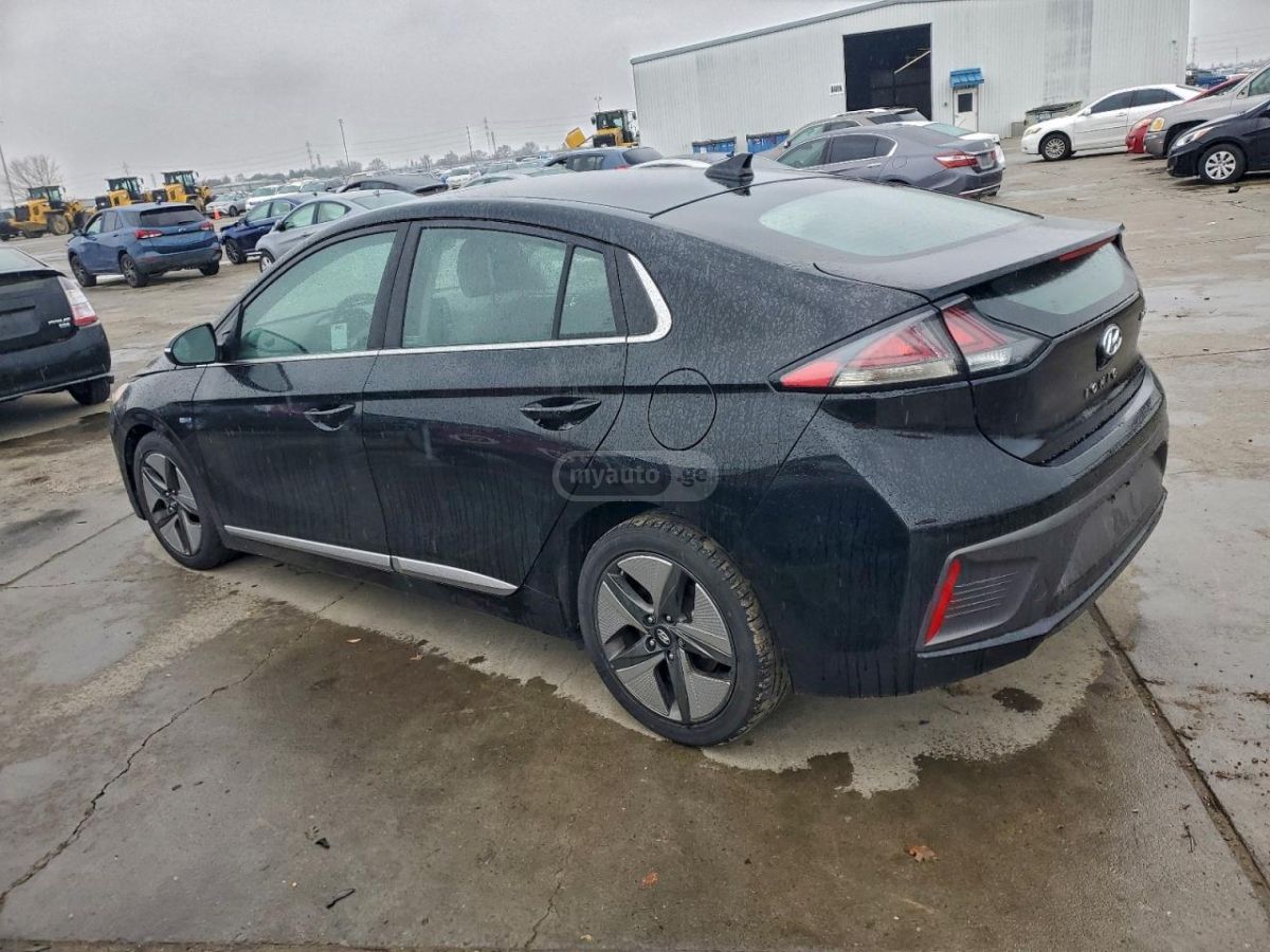 Hyundai Ioniq 2020 — photo 2