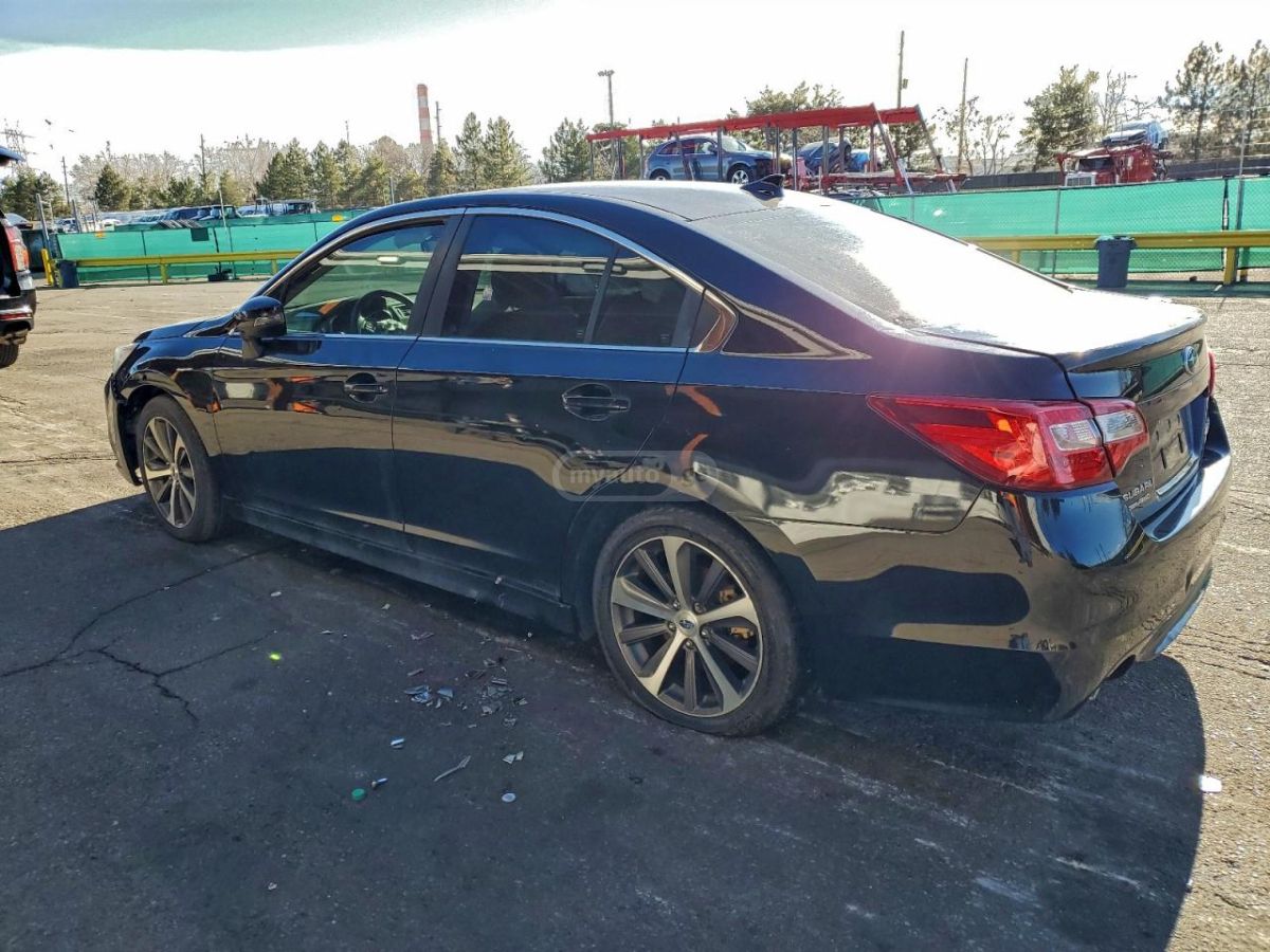 Subaru Legacy 2017 — photo 2