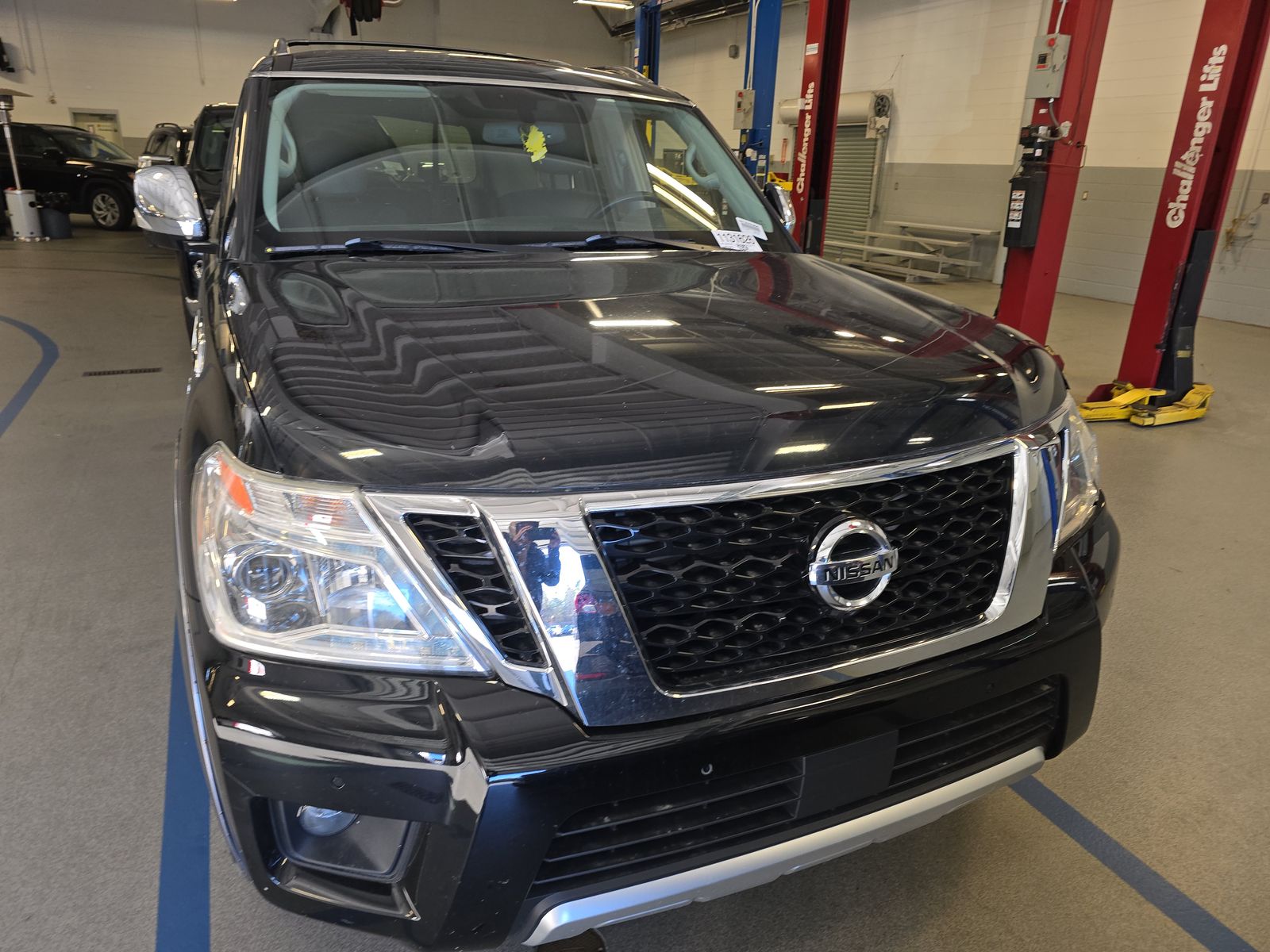 Nissan Armada 2018 — photo 2