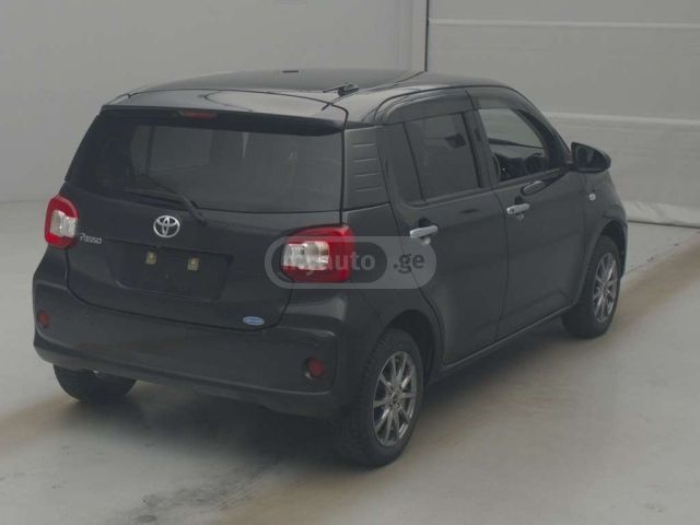 Toyota Passo 2022 — photo 2