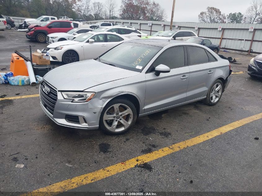 Audi A3 2018 — photo 2