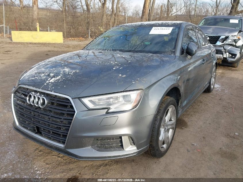 Audi A3 2018 — photo 2