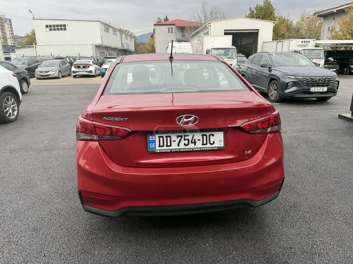 Hyundai Accent 2018 — photo 2