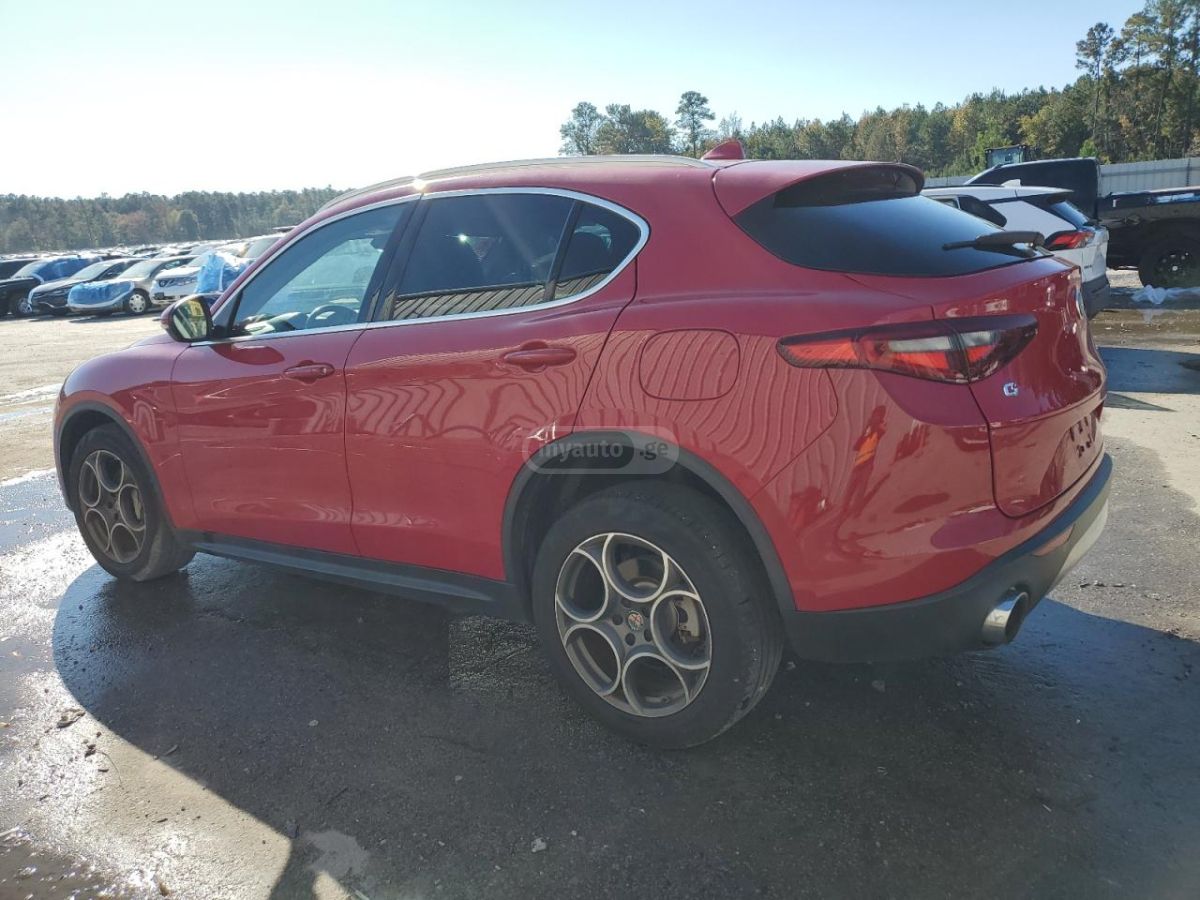 Alfa Romeo Stelvio 2019 — photo 2