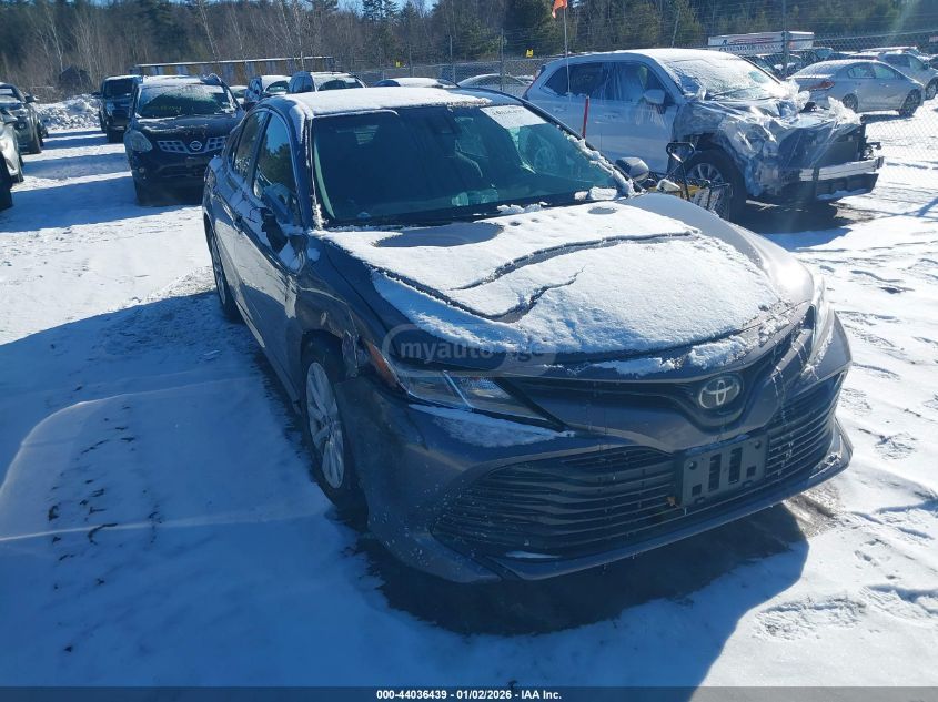 Toyota Camry 2020 — photo 2