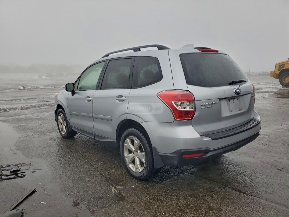 Subaru Forester 2016 — photo 2